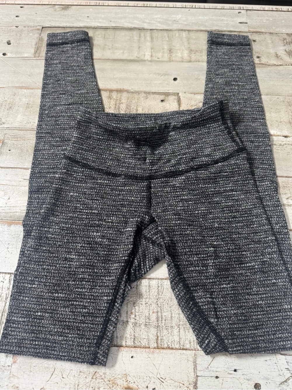 Lululemon Size 2 Gray Black Legging SOFT